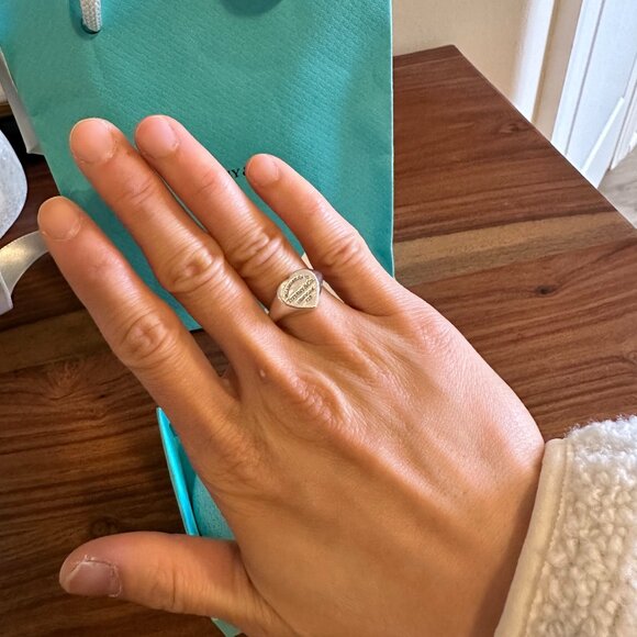 Tiffancy & Co Heart Signet Ring - Picture 5 of 5